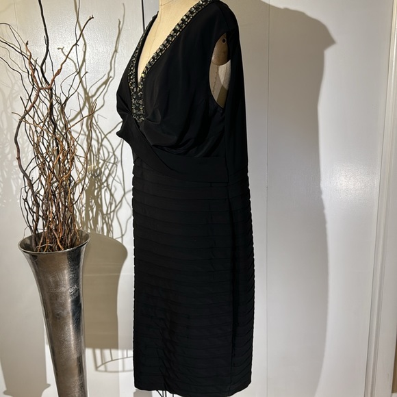 Adriana Papell Cocktail dress with beaded neckline - Picture 4 of 8